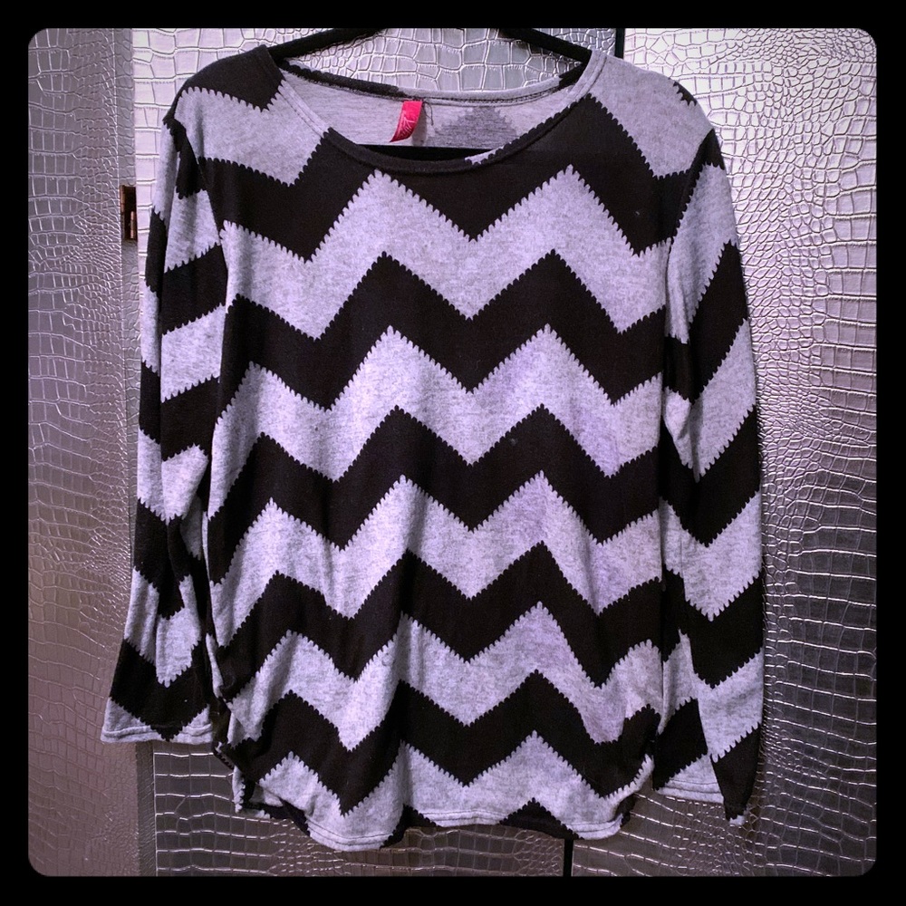 Black Grey Chevron Crew Neck Soft Sweater L NWOT